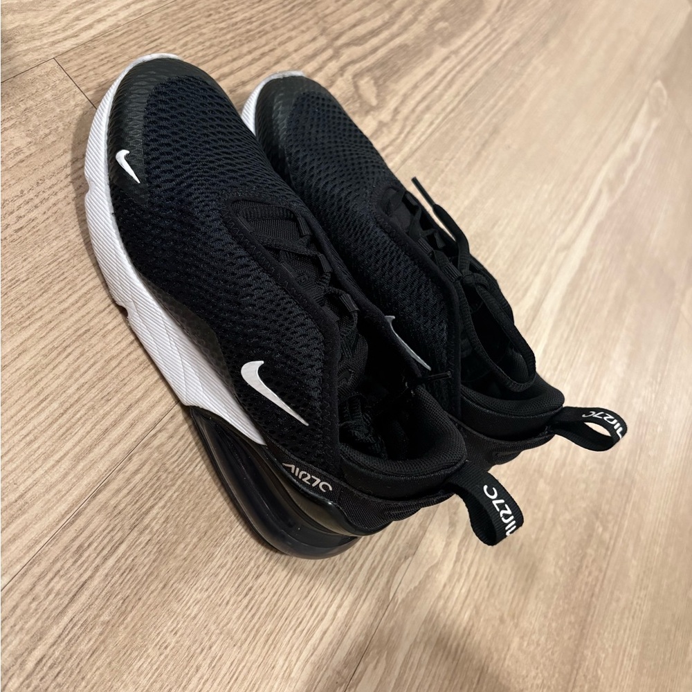 Nike 270
